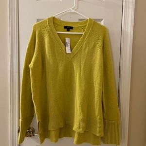 J Crew V Neck Sweater NWT size medium